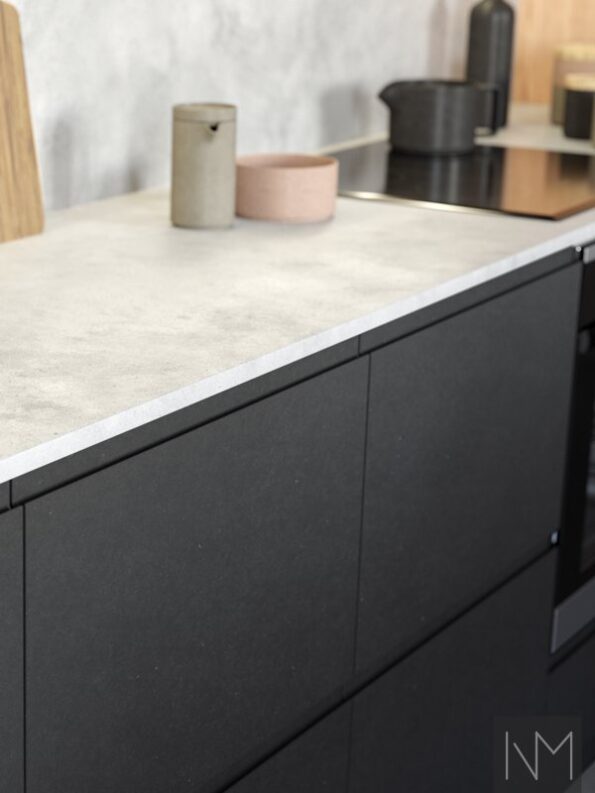 Küchentüren im Design Pure Instyle. Schwarzes HDF