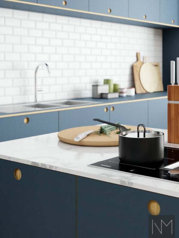 Küchenfronten im Linoleum Circle Design. Farbe 4179 Smokey Blue.