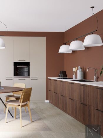 Kitchen fronts in design Nordic Skyline and Basic. Stained ash in B-1097 Walnut, and Basic in Jotun 11174 Curios Mind. Handle Joker.