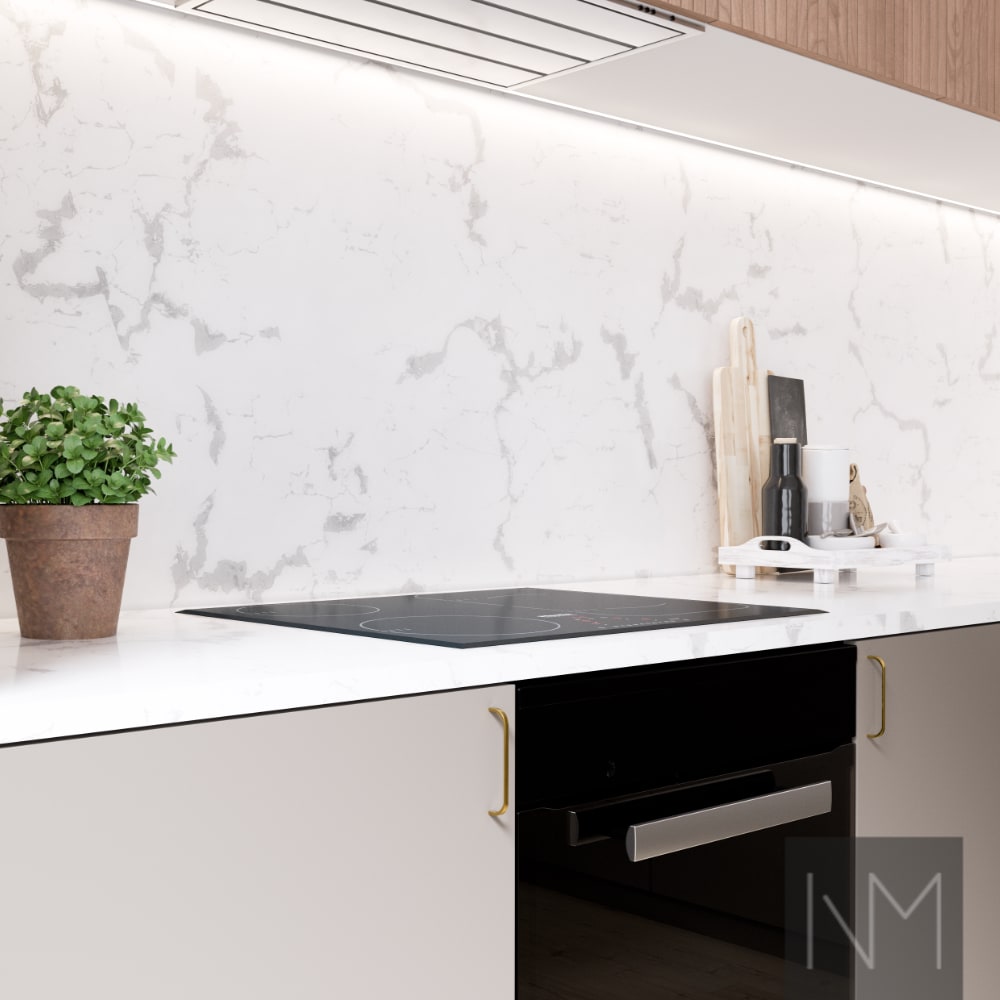 Køkkenfronter i Soft Matte Basic design kombineret med Nordic Skyline. Farve Beige og egetræ klar lak.