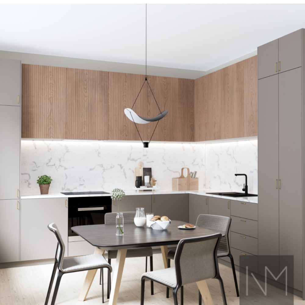 Køkkendøre i Soft Matte Basic design kombineret med Nordic Skyline. Farve Beige og egetræ klar lak.