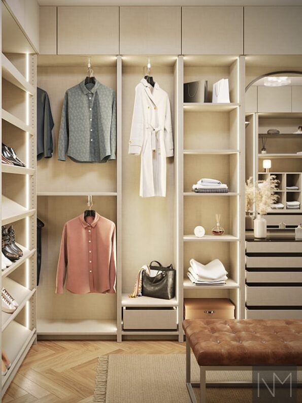 Beige Linen walk-in garderob.