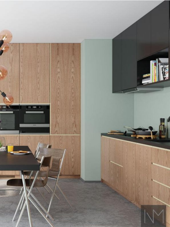 Kitchen fronts in Nordic+ Instyle design, oak in clear coat. Top cabinet doors in Basic, colour NCS S9000-N.