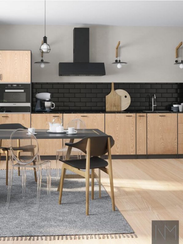 Kjøkkenfronter i design Nordic. Kun klarlakkert eik med sorte sideplater.
